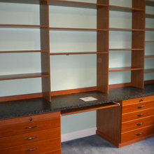 Built in shelves/desk