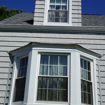 Cedar Shingle Siding Alside Pelican Bay, Color: Cape Cod Gray & Sunrise Windows