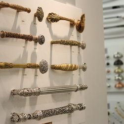 Decorative Hardware - Cabinet And Drawer Hardware
