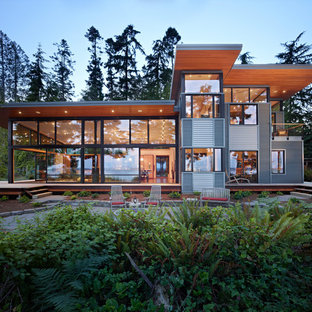 Minimalist metal exterior home photo in Seattle