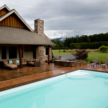 Pool/Backyard