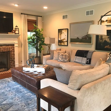 Art Enthusiast's Family Home - Family Room
