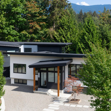 LANTERN HOUSE