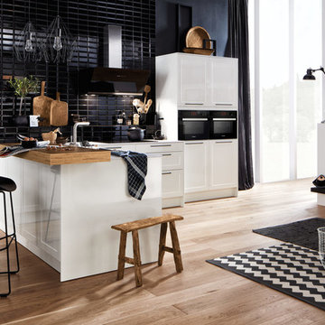 AV5040 - High gloss shaker style
