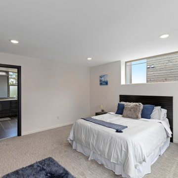 Spacious Room Complementing the Guest Bathroom