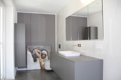 Modernes Badezimmer in Sonstige