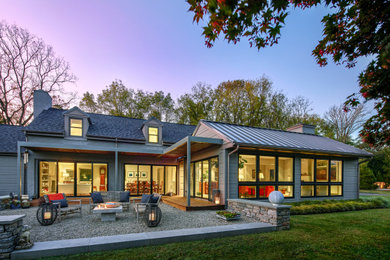 Home design - transitional home design idea in Philadelphia