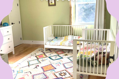 他の地域にあるおしゃれな赤ちゃん部屋の写真