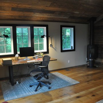 Lake House Barn Studio & Garage