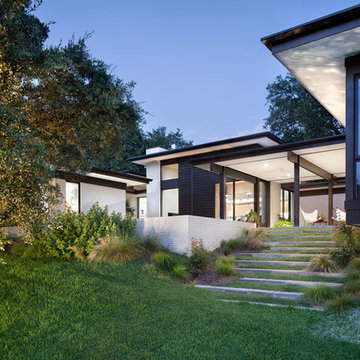 Three-Courts Residence