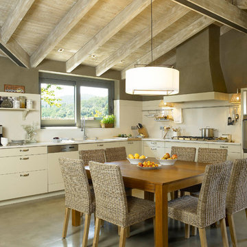 Tres espacios en uno: cocina, lavadero y planchador