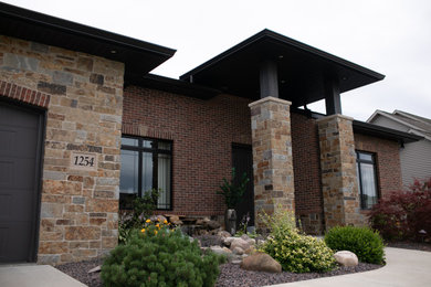 Morton Modern & Traditional Residence