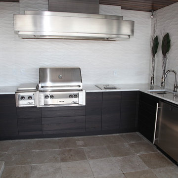 SUMMER KITCHENS