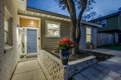 1950s home design photo in Austin