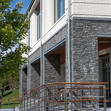 Combining Brick & Natural Stone: Country Club
