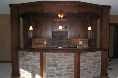 Mountain style home bar photo in Minneapolis