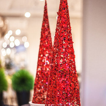 "Kitty Loves Christmas" Holiday Tablescape by Robb & Stucky