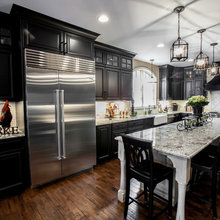 Beach house kitchen