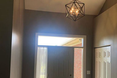 Transitional entryway photo in Detroit