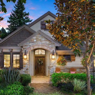 Charming in Lake Oswego