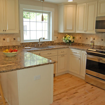 Contemporary Cape Cod Kitchen