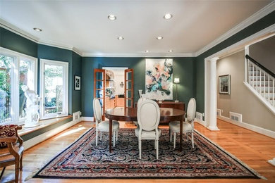 Example of a classic dining room design in Atlanta
