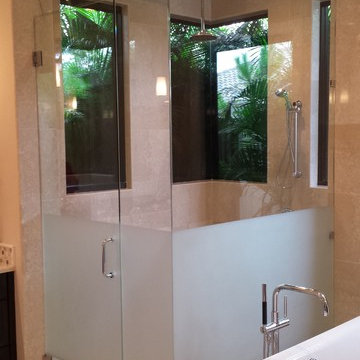 90 Degree Oversized Steam Enclosure with Custom Etching