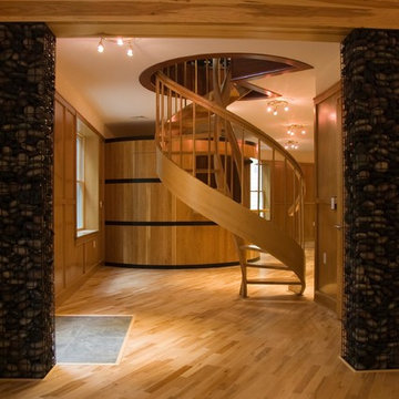 Unique Game Room, Bar & Spiral Staircase