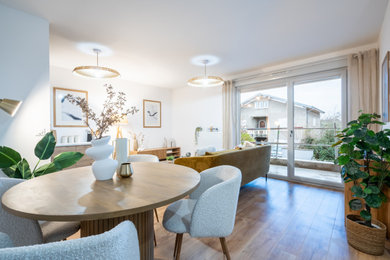Cette image montre une salle à manger design.