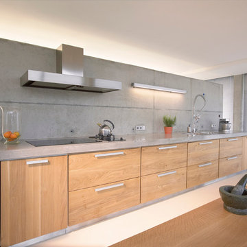 Q-Line Wall Lamp, Aluminum with Anthracite Finish and Acrylic Diffuser