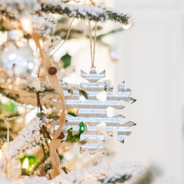 Modern Farm House Christmas Tree