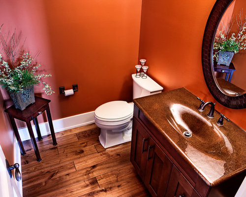 Rustikale Gästetoilette & Gäste-WC mit Schrankfronten im Shaker-Stil