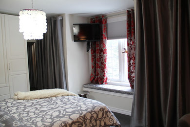 Bedroom - contemporary bedroom idea in Toronto