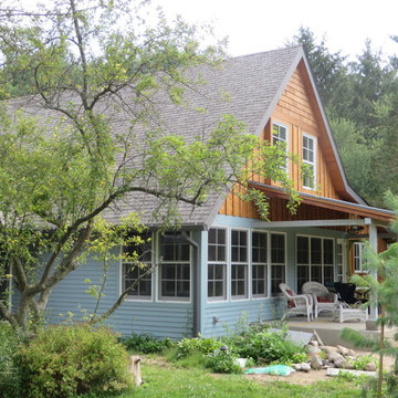 Rustic Cottage outside or Ann Arbor