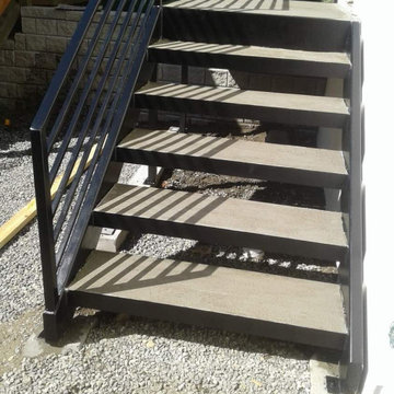Metal Landing with concrete
