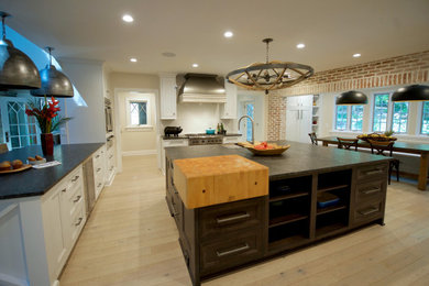 Inspiration for a transitional kitchen remodel in Atlanta