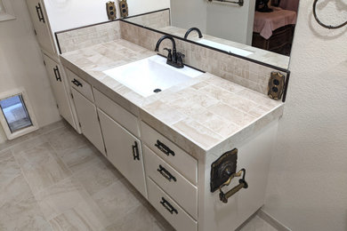 Bathroom - bathroom idea in Sacramento