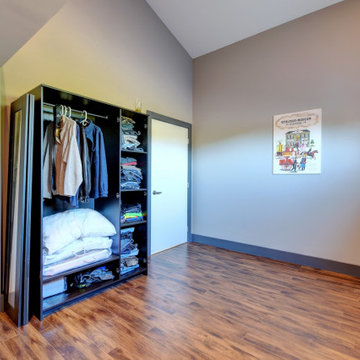 1499/1499B Trail Way - $1,695,000 – MLS Res 885121 / Com 885130