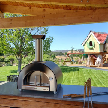 Outdoor Kitchens & Furniture