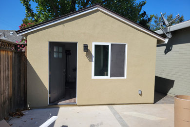 Trendy exterior home photo in Sacramento