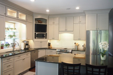 Example of a classic kitchen design in Grand Rapids
