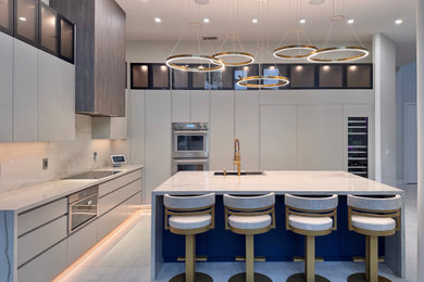 Mid-century modern kitchen photo in Miami