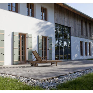 Umbau und Sanierung eines alten Bauernhauses mit Nebengebäuden