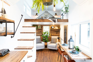 Home design - farmhouse home design idea in Other