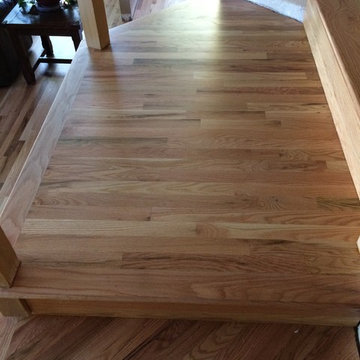 Red oak natural. Waterbase finish.