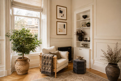 Photo of a traditional living room in Glasgow.