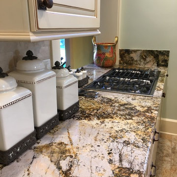 Lincoln Ave. Kitchen