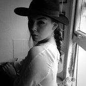 Kari Vigors foto