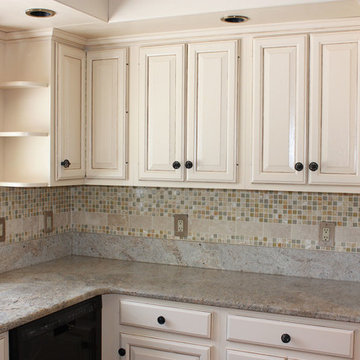 Glazed Oak Cabinets and Gel Stained Island