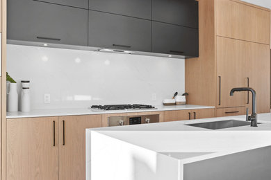 Kitchen - modern kitchen idea in Vancouver